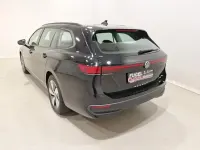 Gebraucht VW Passat 150 PS (110 kW) 2024 Grenadillschwarz metallic Kombi