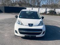 Gebraucht Peugeot 107 69 PS (50 kW) 2010 Weiß Kleinwagen