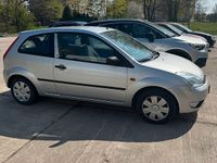 Gebraucht Ford Fiesta 80 PS (58 kW) 2003 Silber Kleinwagen