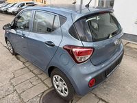 Gebraucht Hyundai i10 Classic 67 PS (49 kW) 2017 Aqua sparkling / met Kleinwagen