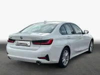 Gebraucht BMW 330e Advantage 184 PS (135 kW) 2020 Weiß Limousine