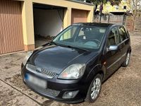 Gebraucht Ford Fiesta Ghia 101 PS (74 kW) 2005 Grau Kleinwagen