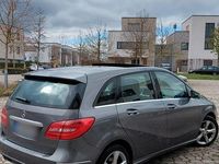 Gebraucht Mercedes B200 136 PS (100 kW) 2013 Grau Van / Kleinbus