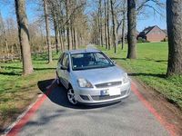 Gebraucht Ford Fiesta Ambiente 60 PS (44 kW) 2008 Silber Limousine