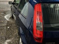 Gebraucht Ford Fiesta 85 PS (62 kW) 2005 Blau Kleinwagen