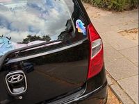 Gebraucht Hyundai i10 69 PS (50 kW) 2012 Schwarz Kleinwagen