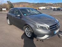Gebraucht Mercedes A200 136 PS (100 kW) 2012 Grau Limousine
