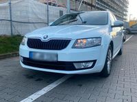 Gebraucht Skoda Octavia 126 PS (92 kW) 2015 Weiß Kleinwagen