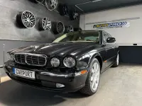 Używany Jaguar XJ 298 KM (219 kW) 2004 Czarny Sedan/Limuzyna