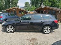 Gebraucht Opel Astra Design Edition 160 PS (117 kW) 2011 Schwarz Kombi