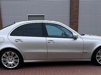 Second-hand Mercedes E500 306 CP (225 kW) 2005 Argintiu Berlinǎ