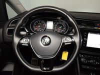 Gebraucht VW Touran Join 150 PS (110 kW) 2018 Silber metallic Van / Kleinbus