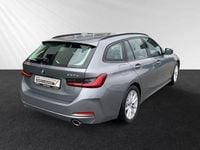 Gebraucht BMW 330e 292 PS (214 kW) 2023 Skyscraper grau metallic Kombi