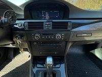 Gebraucht BMW 330 245 PS (180 kW) 2010 Schwarz Coupé