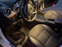 Gebraucht Mercedes B200 156 PS (114 kW) 2013 Weiß Van / Kleinbus