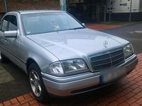 Second-hand Mercedes C180 122 CP (89 kW) 1997 Argintiu Berlinǎ