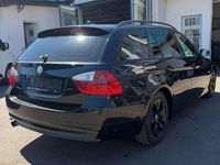 Gebraucht BMW 320 163 PS (119 kW) 2007 Black sapphire metallic Kombi