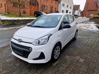 Gebraucht Hyundai i10 67 PS (49 kW) 2017 Weiß Kleinwagen