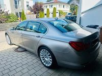 Gebraucht BMW 740L 326 PS (239 kW) 2010 Gold Limousine