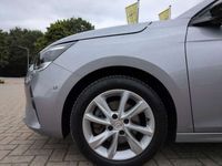 Gebraucht Opel Corsa Elegance 102 PS (75 kW) 2022 Kontrast grau/quarz silber Kleinwagen