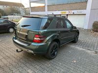 Gebraucht Mercedes ML320 224 PS (164 kW) 2008 Grün SUV