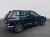 Gebraucht VW Tiguan Life 150 PS (110 kW) 2023 Schwarz SUV