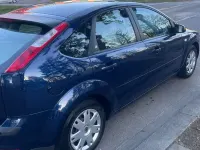 Używany Ford Focus Titanium 116 KM (85 kW) 2005 Niebieski Sedan/Limuzyna