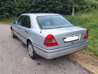 Gebraucht Mercedes C180 Elegance 122 PS (89 kW) 1993 Silber Limousine
