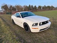 Gebraucht Ford Mustang 305 PS (224 kW) 2005 Weiß Coupé