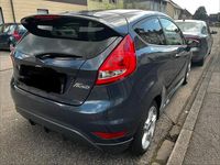 Gebraucht Ford Fiesta 97 PS (71 kW) 2011 Grau Kleinwagen