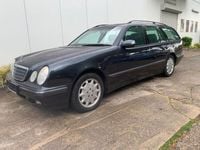 Gebraucht Mercedes E270 Elegance 170 PS (125 kW) 2002 Blau Kombi