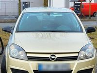 Gebraucht Opel Astra 90 PS (66 kW) 2004 Gold Kombi