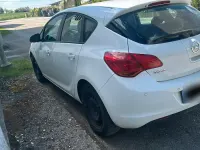 Gebraucht Opel Astra 87 PS (63 kW) 2011 Weiß Limousine