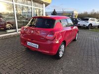 Gebraucht Suzuki Swift Comfort 83 PS (61 kW) 2023 Rot Kleinwagen
