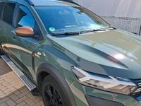Gebraucht Dacia Jogger 110 PS (80 kW) 2024 Grün Van / Kleinbus