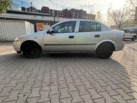 Gebraucht Opel Astra 2000 Silber Limousine