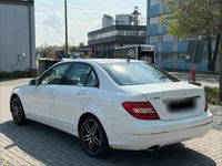 Gebraucht Mercedes C180 156 PS (114 kW) 2013 Weiß Limousine