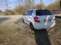 Gebraucht Skoda Fabia 60 PS (44 kW) 2011 Weiß Kleinwagen