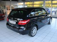 Gebraucht Mercedes B200 156 PS (114 kW) 2015 Kosmosschwarz Van / Kleinbus