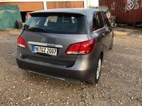 Gebraucht Mercedes B180 122 PS (89 kW) 2016 Grau Van / Kleinbus