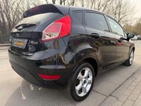 Gebraucht Ford Fiesta 80 PS (58 kW) 2013 Schwarz Kleinwagen