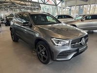Gebraucht Mercedes GLC300e AMG 211 PS (155 kW) 2021 Metalliclack selenitgrau SUV