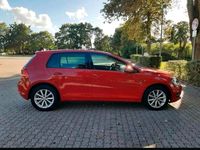Gebraucht VW Golf VII LOUNGE 86 PS (63 kW) 2016 Rot Limousine