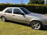 Gebraucht Mercedes E230 132 PS (97 kW) 1989 Beige Limousine