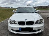 Gebraucht BMW 116 122 PS (89 kW) 2010 Weiß Kleinwagen