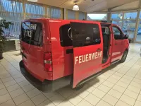 Neu Opel Vivaro-e Combi 179 PS (131 kW) 2026 Rot Van / Kleinbus