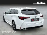 Neu Toyota Corolla 179 PS (131 kW) 2025 Super white 2 Kombi