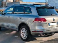 Gebraucht VW Touareg 262 PS (192 kW) 2015 Silber SUV