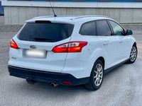 Gebraucht Ford Focus Titanium 140 PS (102 kW) 2013 Weiß Kombi