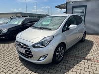 Gebraucht Hyundai ix20 Passion 90 PS (66 kW) 2016 Silber Kleinwagen